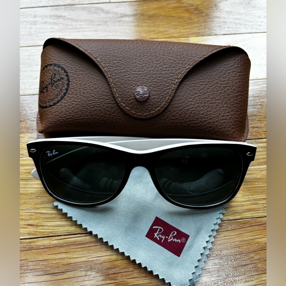 Ray-Ban New Wayfarer Black and cream Sunglasses with Case